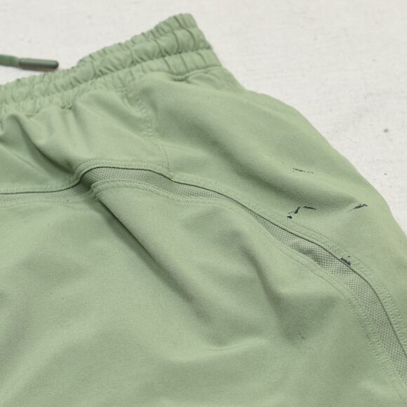 Lululemon Men's Sweat Athletic Shorts Drawstring Polyester Green Size L Stained - Picture 7 of 8